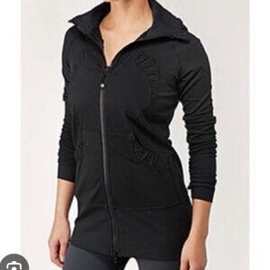 Lululemon Bla k Zip Up Ja ket Size 8